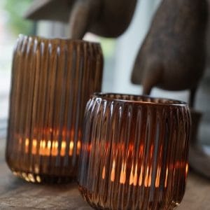 Bruine glazen windlichten in 2 maten 8,5 en 12,5 cm hoog