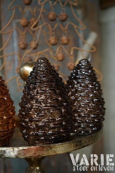 Dennenappel met verlichting – Amber & Donkerbruin | Countryfield - Afbeelding 3
