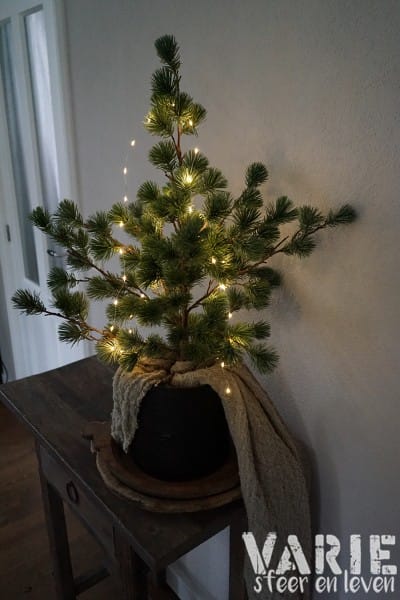 Lariks kunstboompje in verzwaarde pot – 80 cm hoog - Afbeelding 8