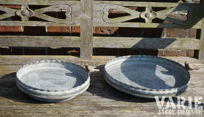 Voederschaal met vogeltjes verkrijgbaar in 2 maten - Afbeelding 4