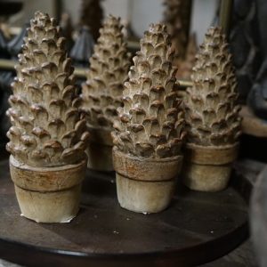 Stenen decoratieboompje in pot – 15 cm 🤎🌲