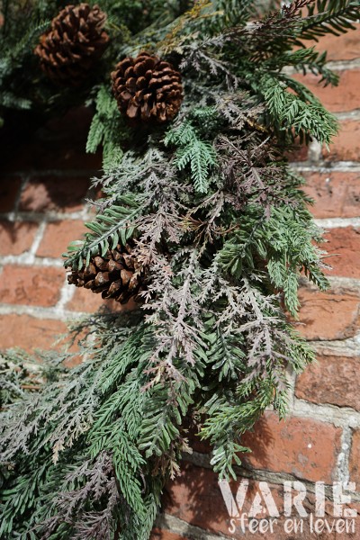 Kunstkrans met dennenappels â à 60 cm đ¤đ˛ - Afbeelding 3